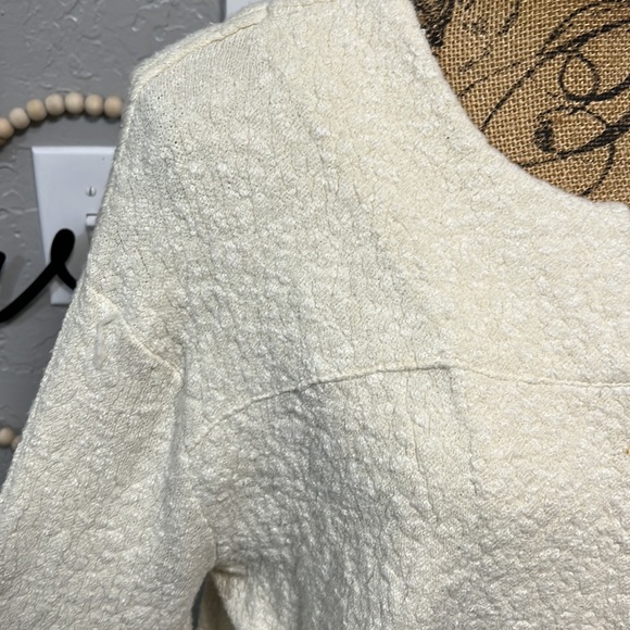 FREE PEOPLE OVERSIZED CREAM TEXTURED LONG SWEATER SMALL - Picture 4 of 14